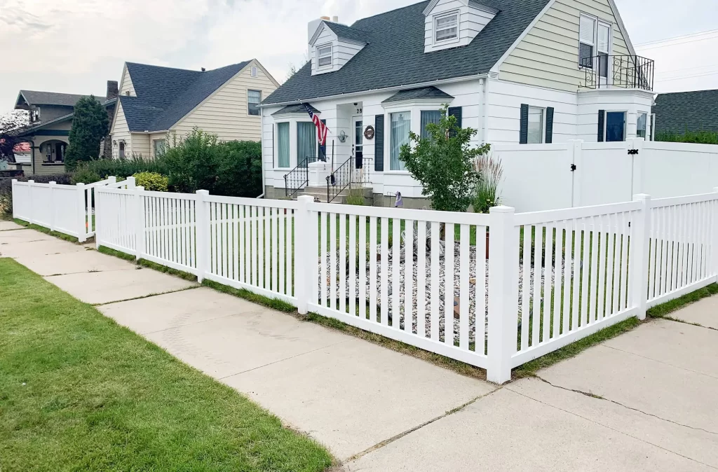 Vinyl-Fence-Install
